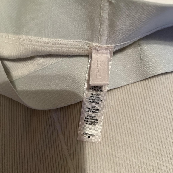 Skims White Leggings Size Medium🤍 - Picture 3 of 3